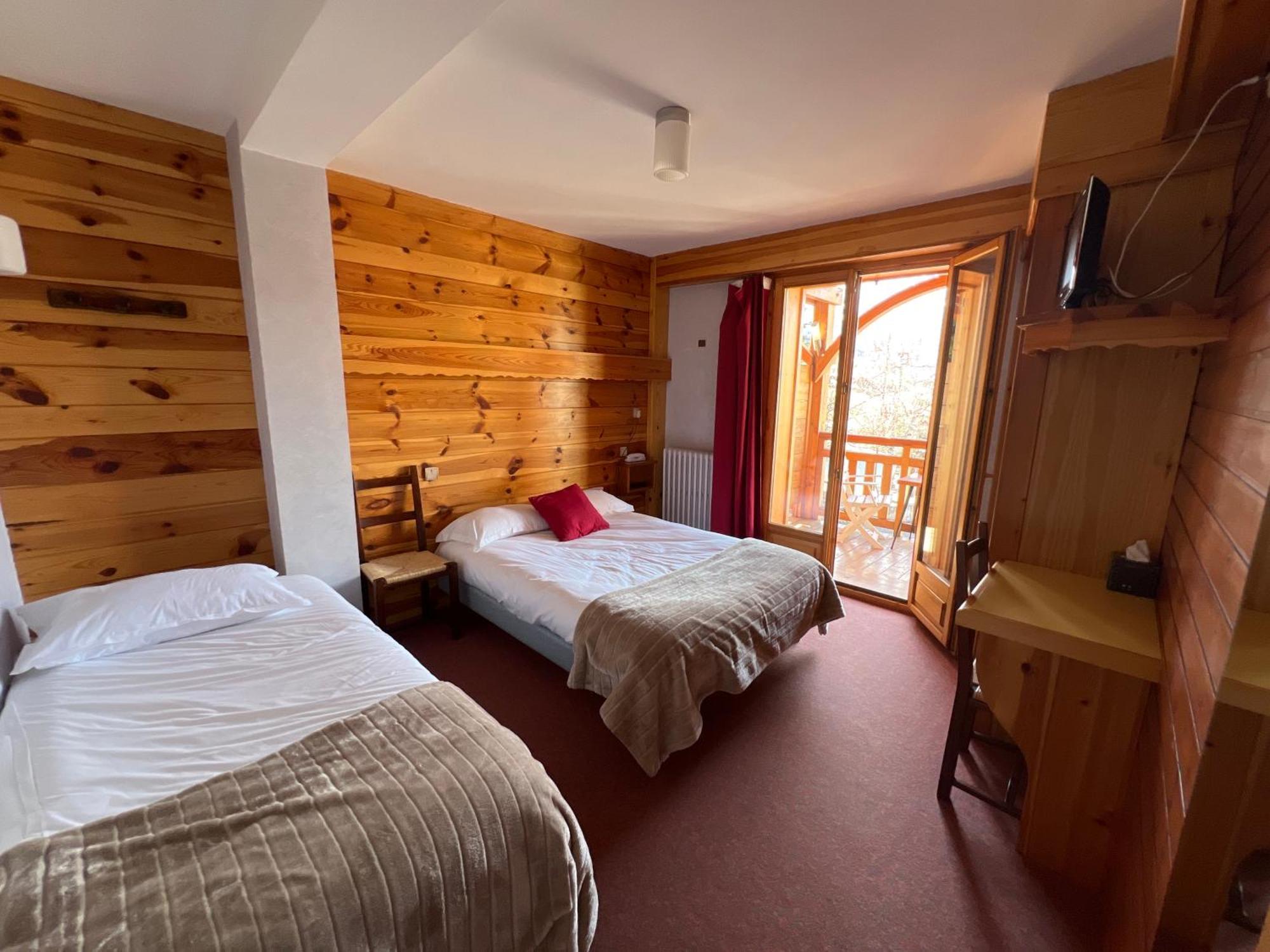Hotel Restaurant La Pendine Les Pres Экстерьер фото